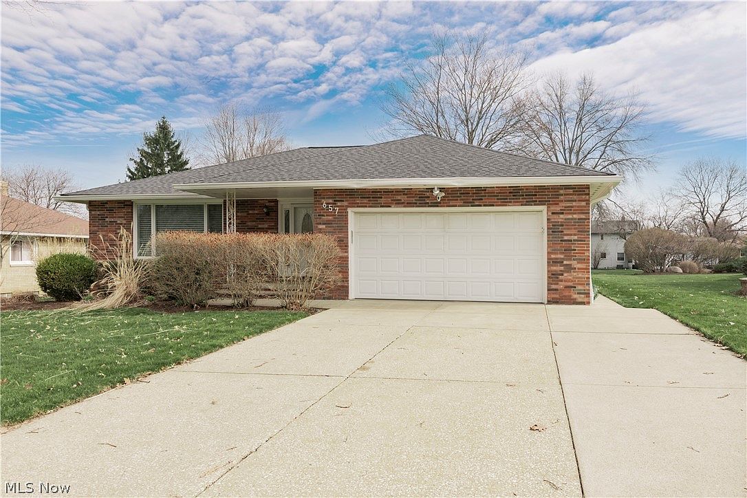 657 Lander Dr, Highland Heights, OH 44143 | Zillow