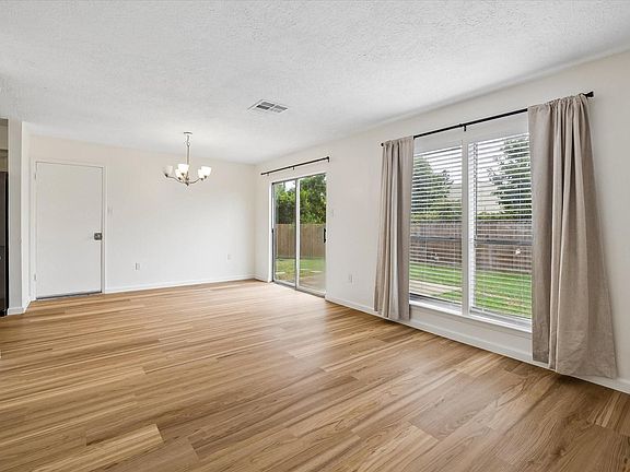 5th image of 1600 Hazelwood St #B