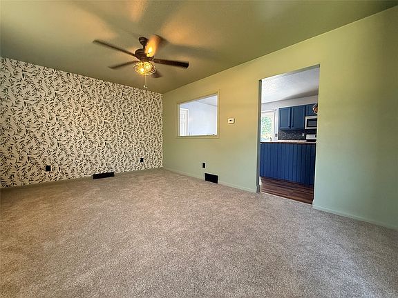 5th image of 318 Edge Park Dr