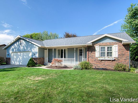 2nd image of 2887 Wood Dr
