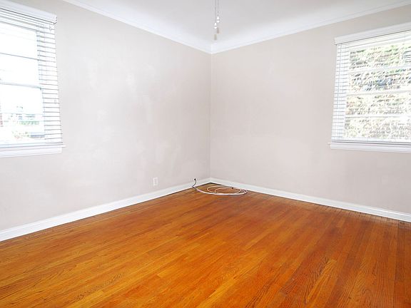 5th image of 258 Bennett Ave APT D