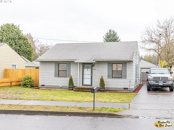 4th image of 2807 E 26th St