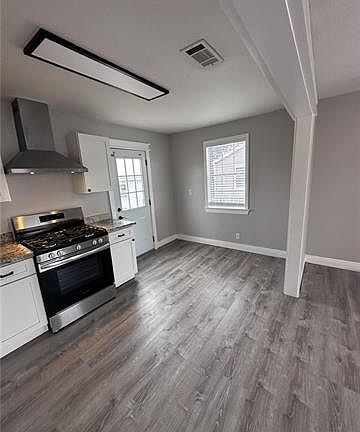 5th image of 7912 Richard St
