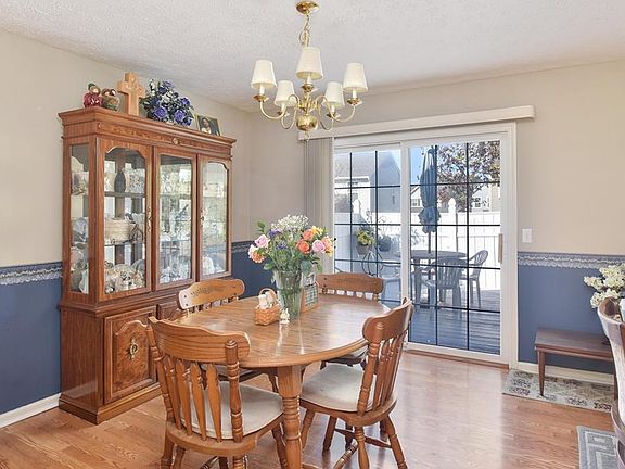 4th image of 497 Parkside Ln