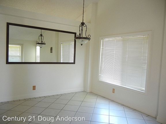 3rd image of 722 E Avenue K7