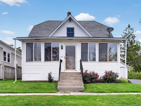 217 N Water St, Columbus, WI 53925