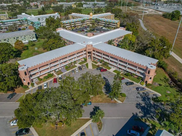 2458 Columbia Dr APT 64, Clearwater, FL 33763