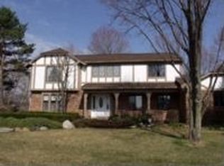 5041 Longview Dr, Troy, MI