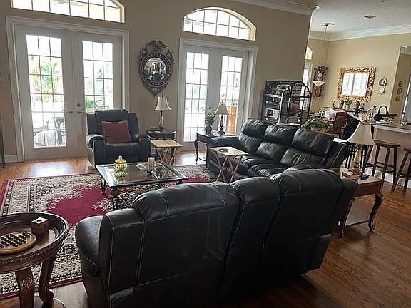4th image of 19 Moss Point Dr