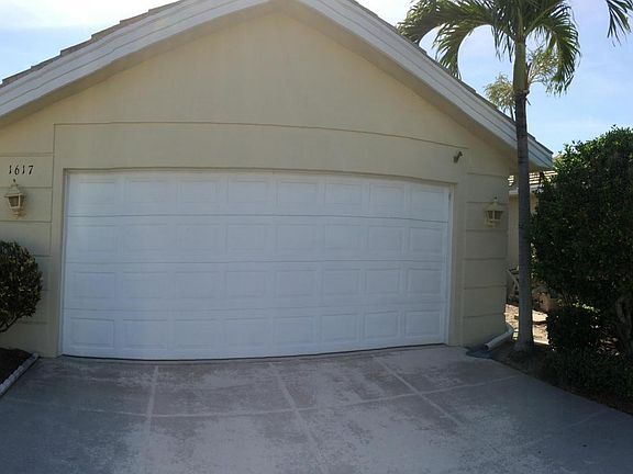 2nd image of 1617 SW Waterfall Blvd