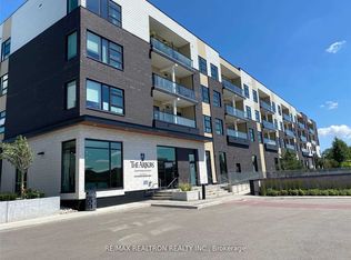 555 William Graham Dr #421, Aurora, ON L4G 3H9