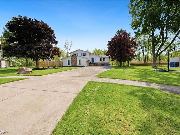 2nd image of 5565 Pin Oak Cir