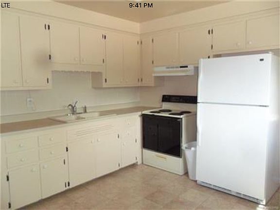 4th image of 811 Manor Dr