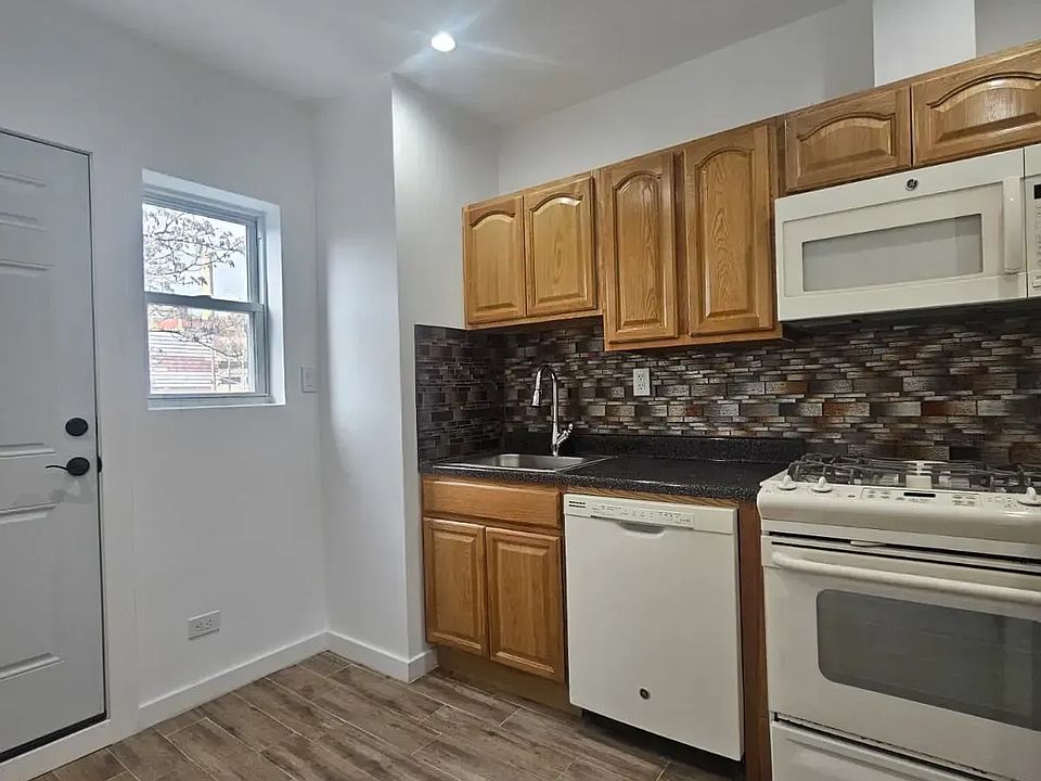 1st image of 2410 23rd St #2