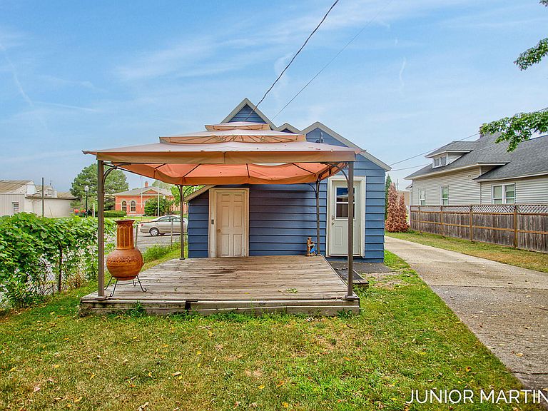 Listing photo 4