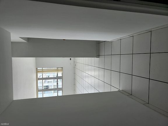 4th image of 2121 N Bayshore Dr Penthouse 1401