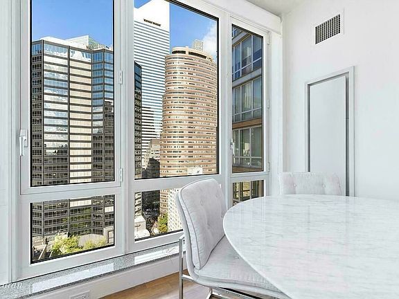 5th image of 250 E 53rd St APT 2204