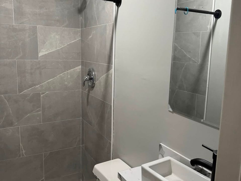 2nd image of 106 Cleveland St APT 2
