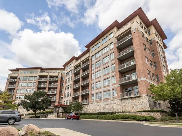 45 Prairie Park Dr APT 402, Wheeling, IL 60090