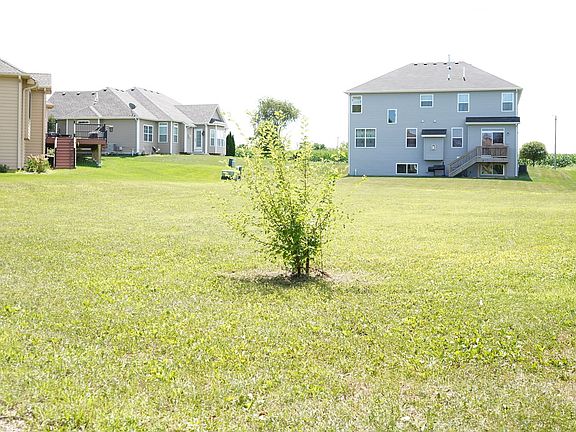 5th image of 818 Hathaway Ct