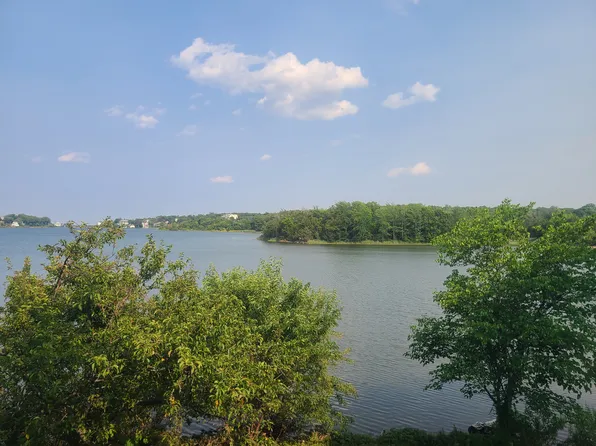 11 Richards Rd, Hull, MA 02045