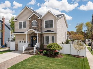 42 Northridge Ave, Merrick, NY 11566