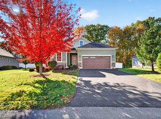 5 Highcroft Ct, Niskayuna, NY 12309