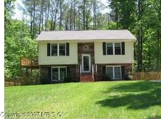 305 Powder Horn Dr, Ruther Glen, VA 22546