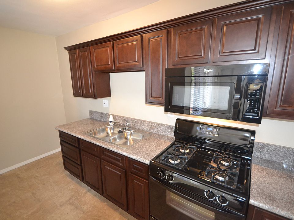 2nd image of 1327 W 98th St