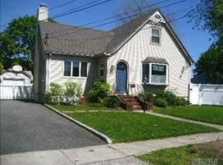 23 Montauk Ave, Merrick, NY 11566