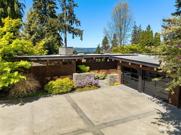 9320 NE 24th Street, Clyde Hill, WA 98004