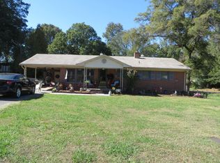 303 Phillips St, Lowell, NC 28098