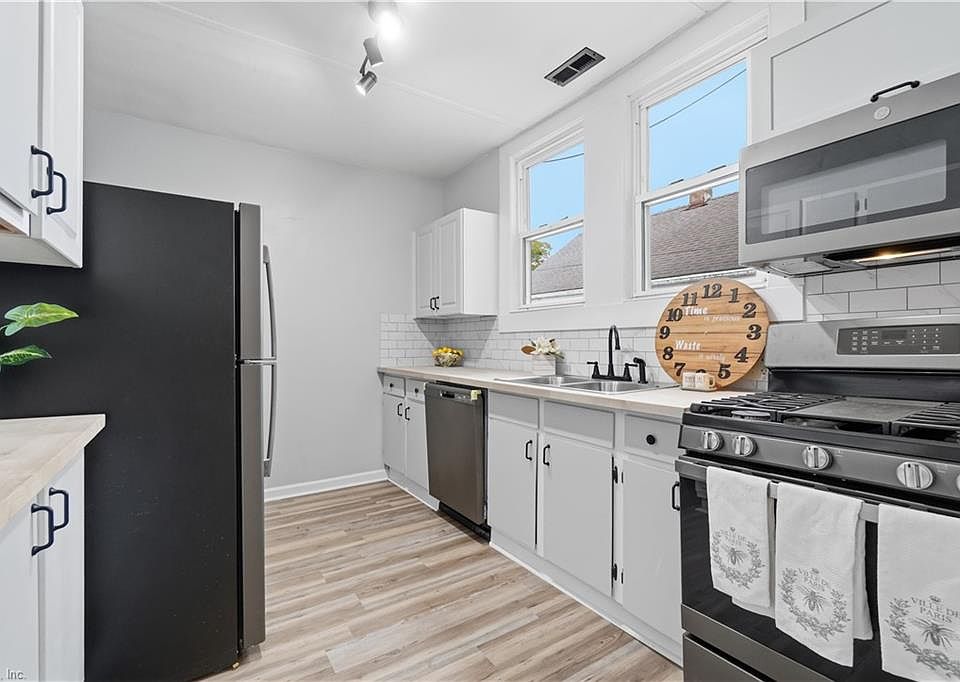 1st image of 825 48th St