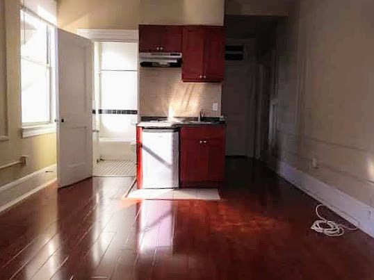 4th image of 1324 Locust St #470251