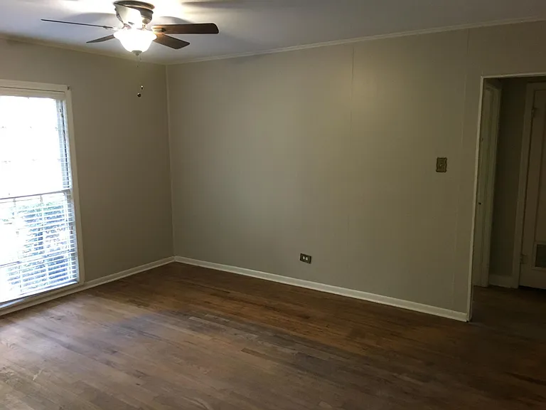 1119 Skyline St — Photo 9
