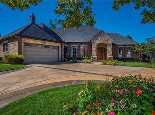 2405 NW Grand Ct, Nichols Hills, OK 73116