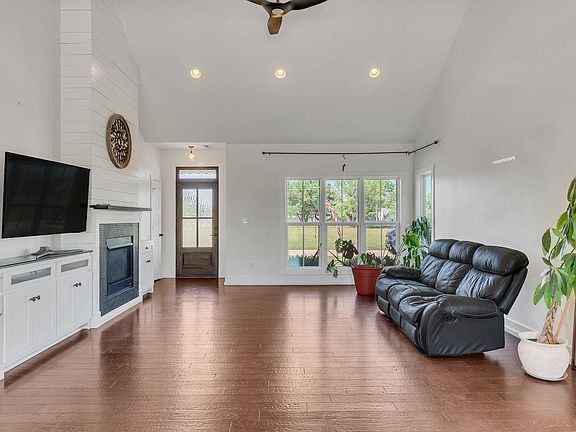 4th image of 26856 Pepper Rd