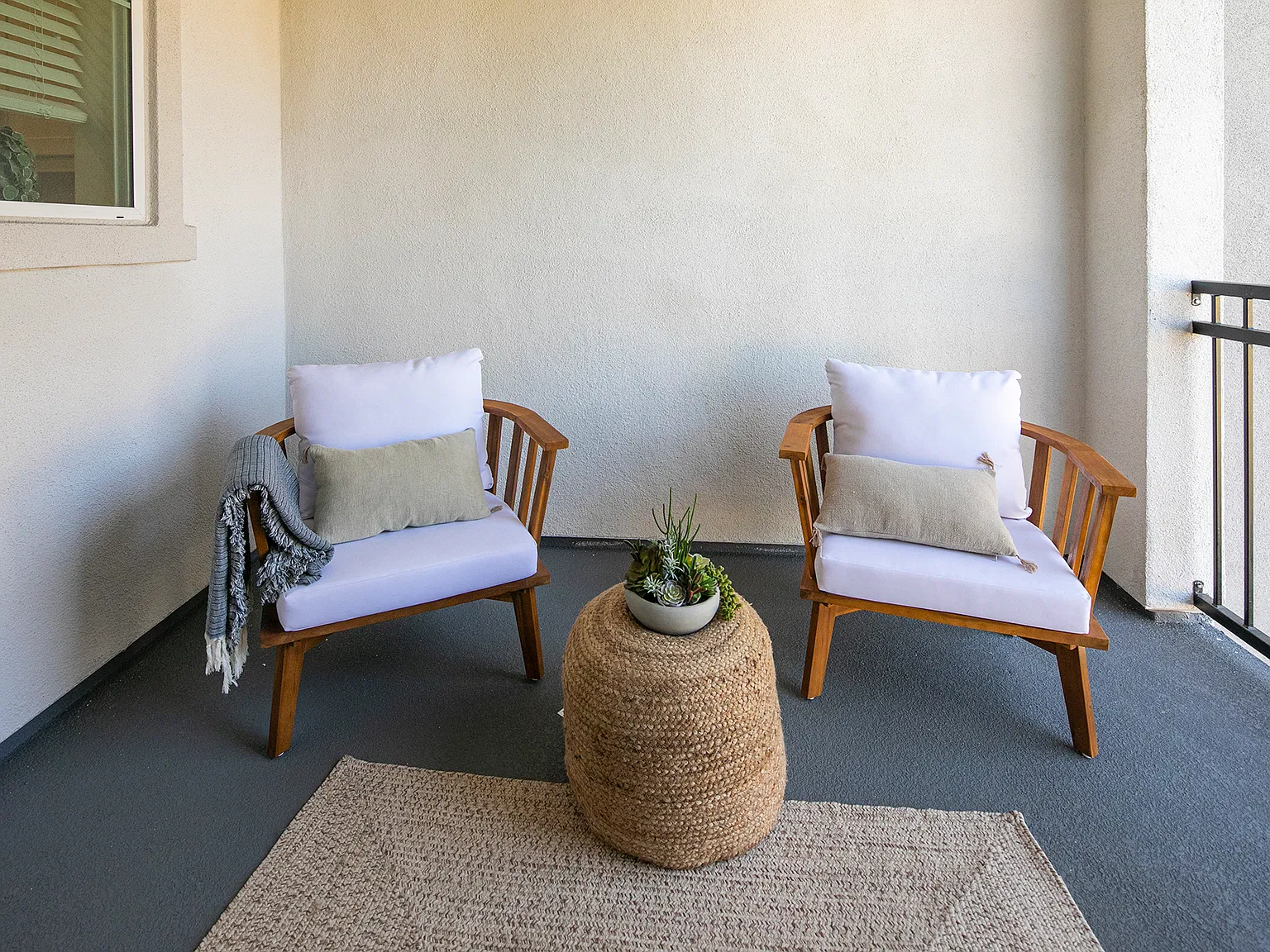 Stadium Park Apartments — Photo 4