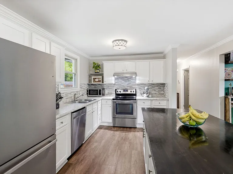 3213 Sennadale Ln — Photo 4