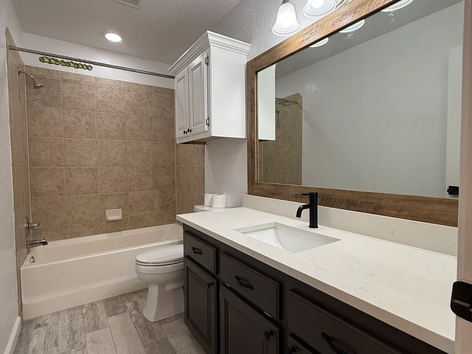 3 bed, 1713 sqft, $2,150 — Photo 2