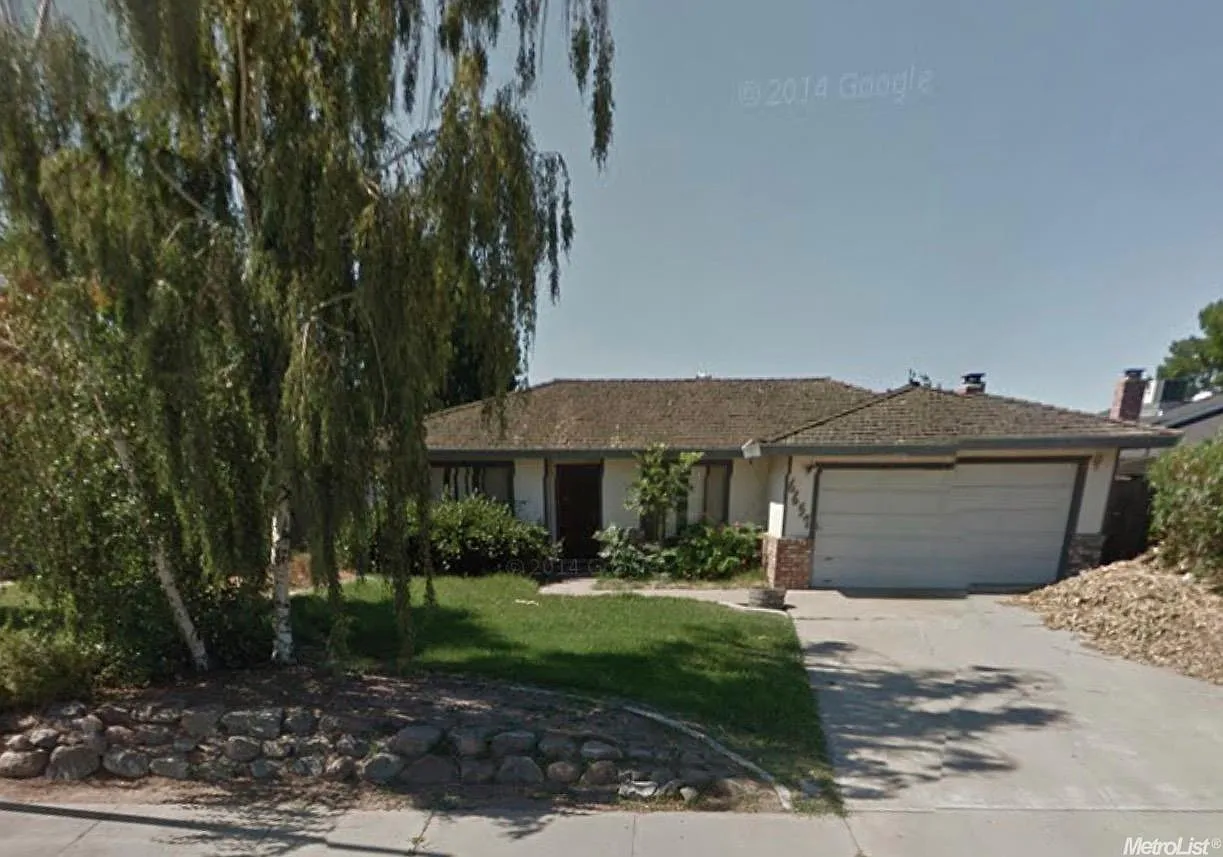 6657 W Toluca Ave photo 1