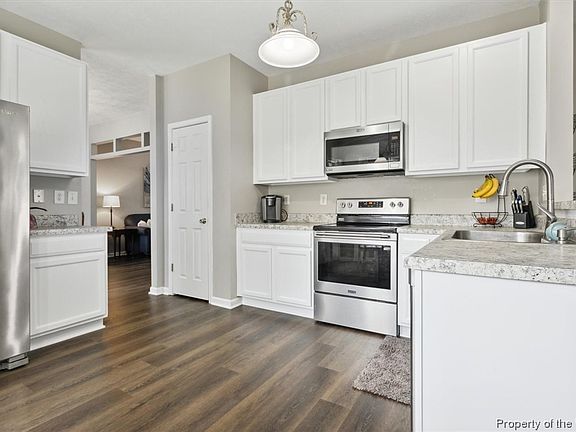 3rd image of 4119 Silverwood Dr