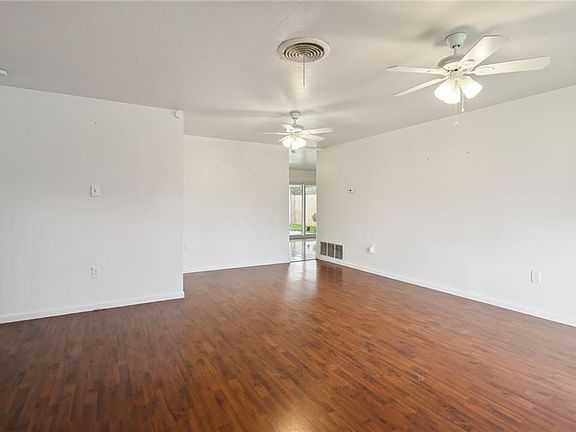 3rd image of 314 Amapola Cir