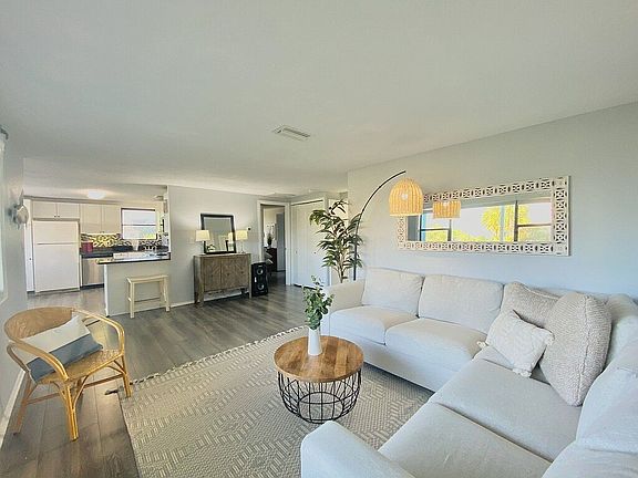 4th image of 3474 Harbor Dr