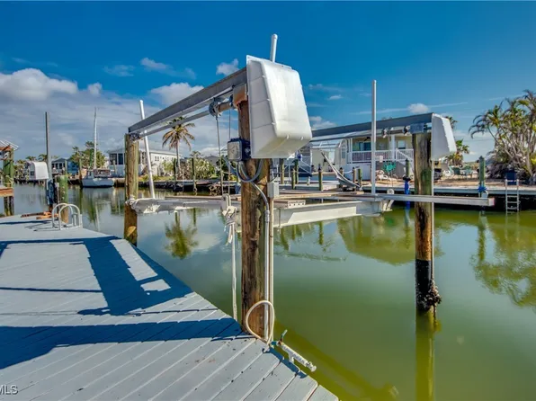 14 Nancy Ln, Fort Myers Beach, FL 33931