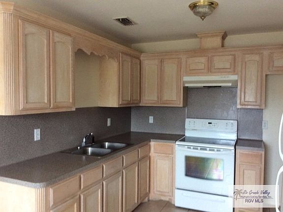 5th image of 2840 Madrid Ave