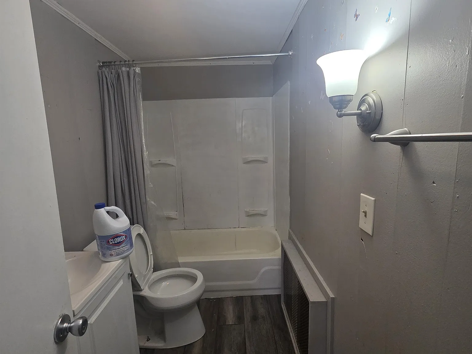 2 bed, 1.0 bath, 324 sqft, $1,100 — Photo 3