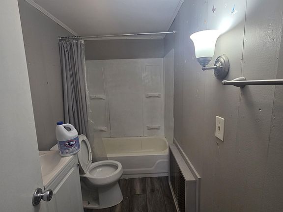 3rd image of 200 Main St APT 2
