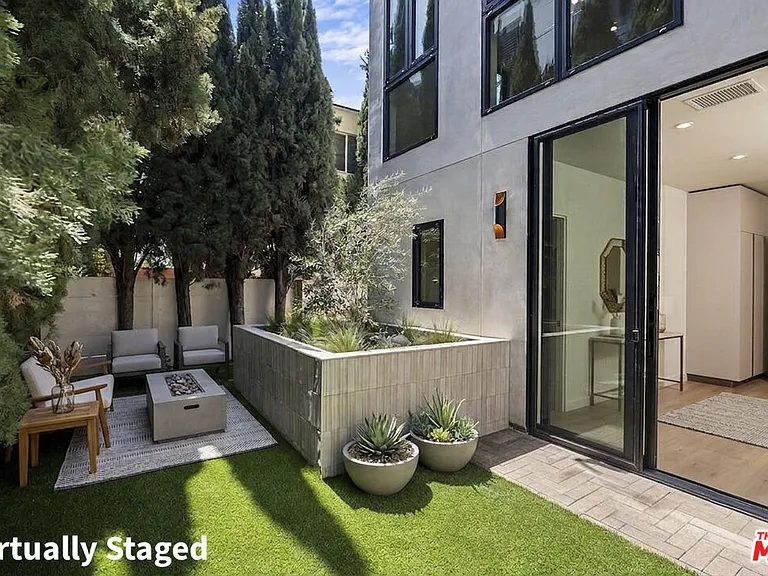 428 Arnaz Dr — Photo 6