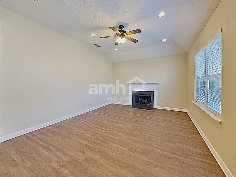 808 Ottoe Ct — Photo 7